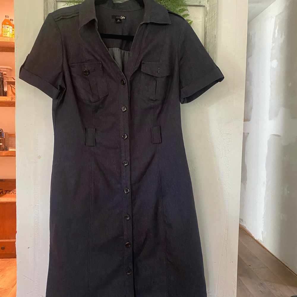 East 5th Black Short Sleeve Midi Dress